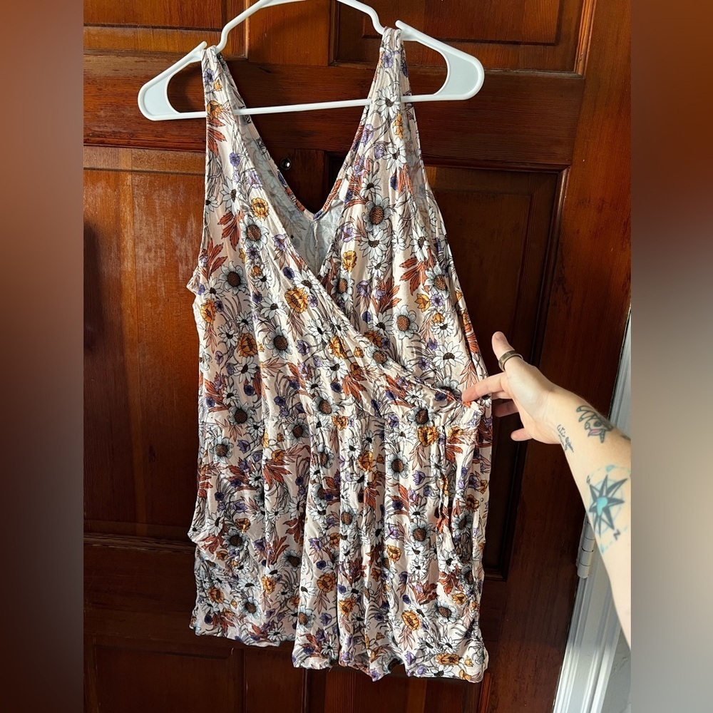 Boho Floral Sleeveless Romper – Size L (Fits Loose L/XL) – Flowy Hippie Festival